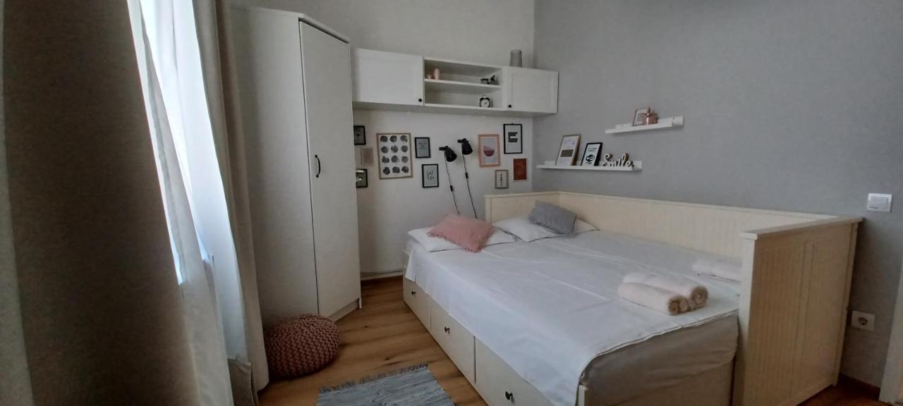 Apartments Mari Novigrad  Exterior photo
